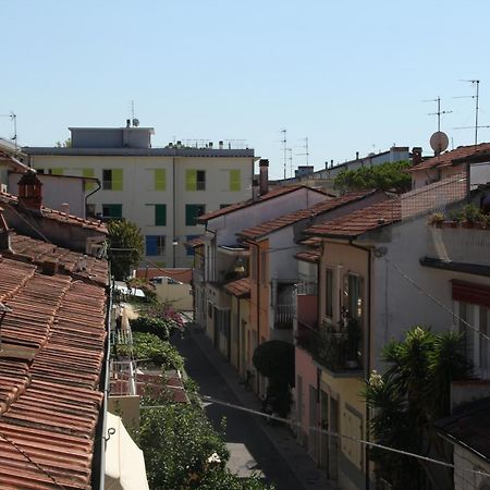 Hotel Sauro Viareggio Exterior photo